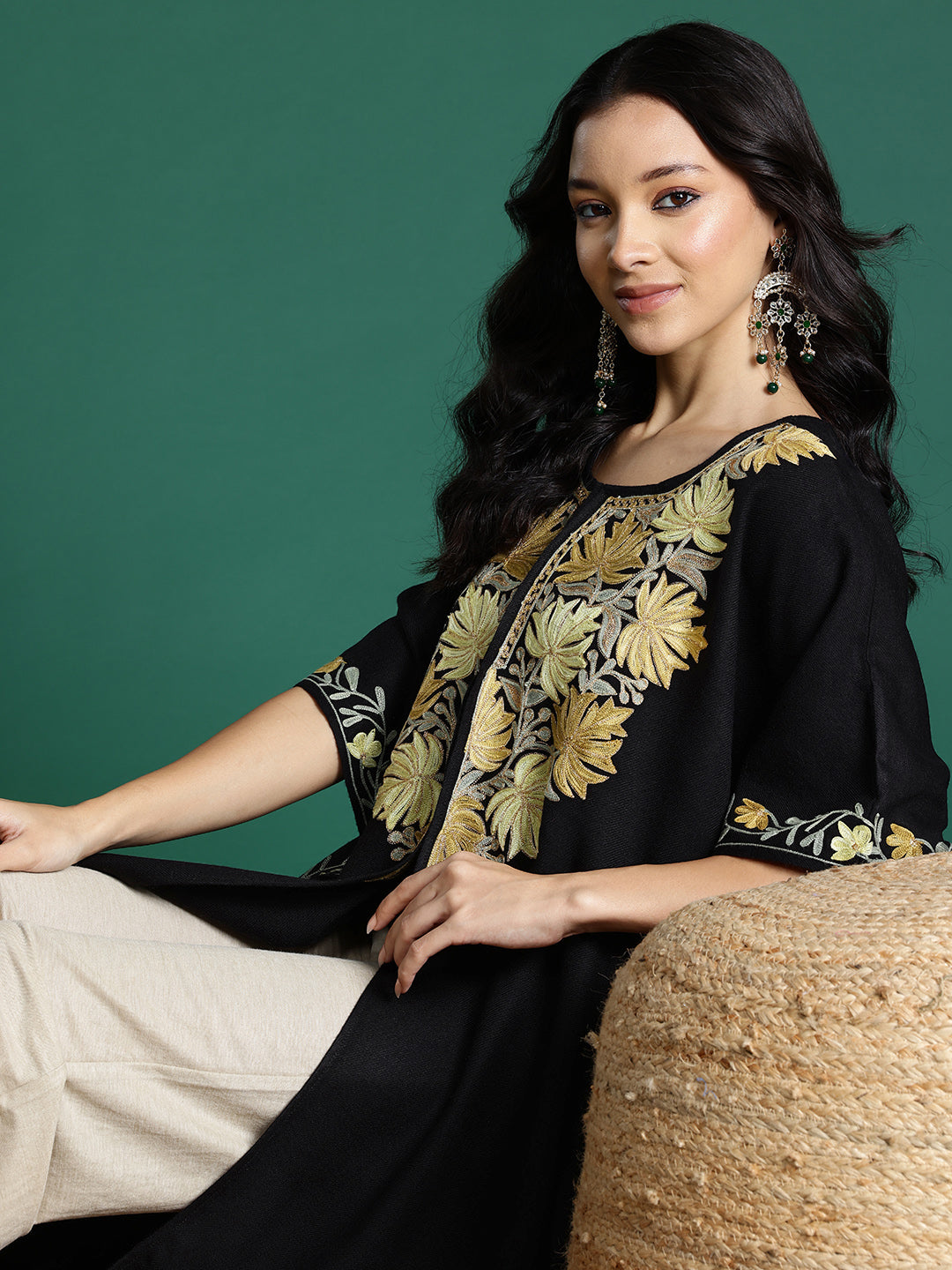 Freesize kaftan with floral embroidery and flared sleeves