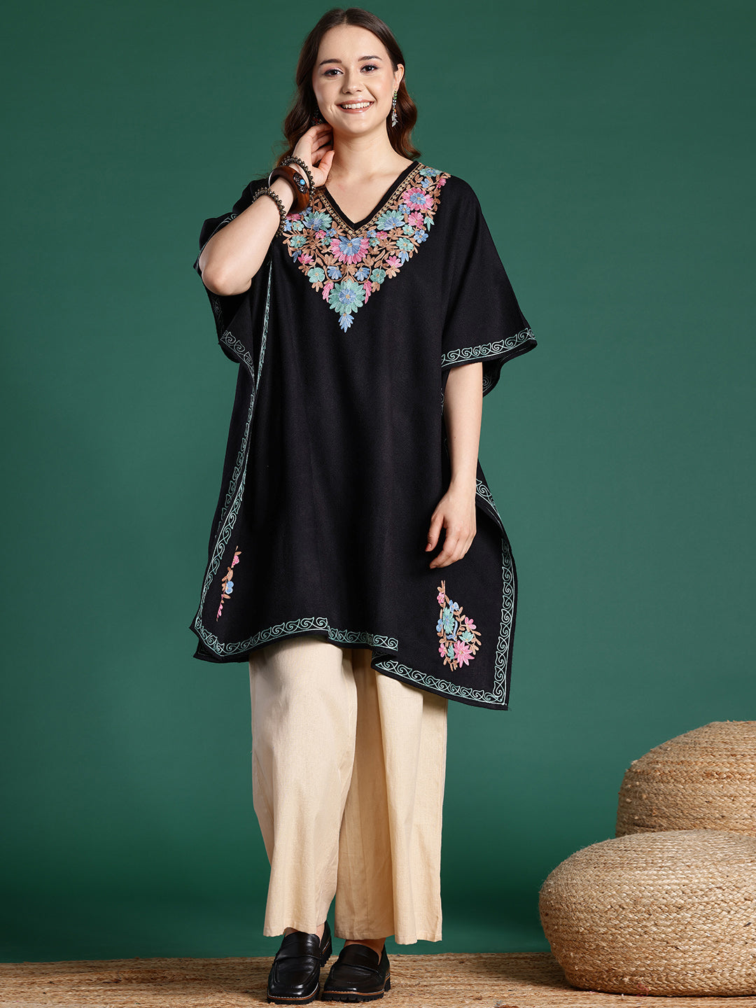 Women Black Floral Kashmri Aari Embroidered Thread Work Pheran