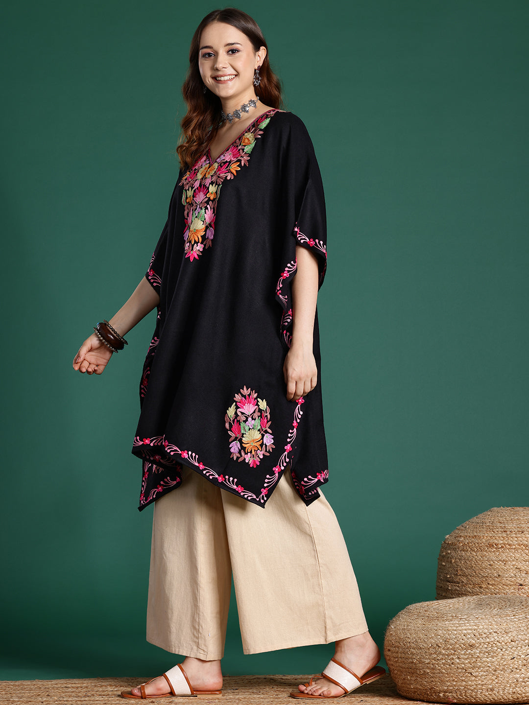 Women Black Floral Kashmiri Aari Embroidered Thread Work Pheran