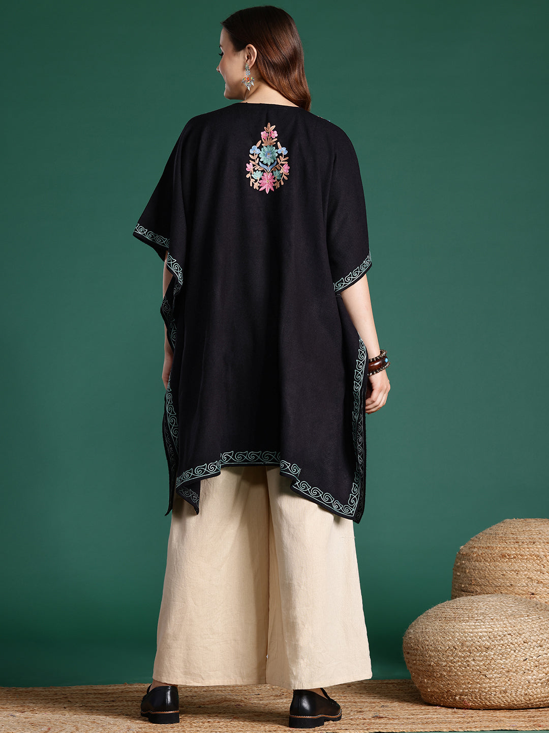 Women Black Floral Kashmri Aari Embroidered Thread Work Pheran