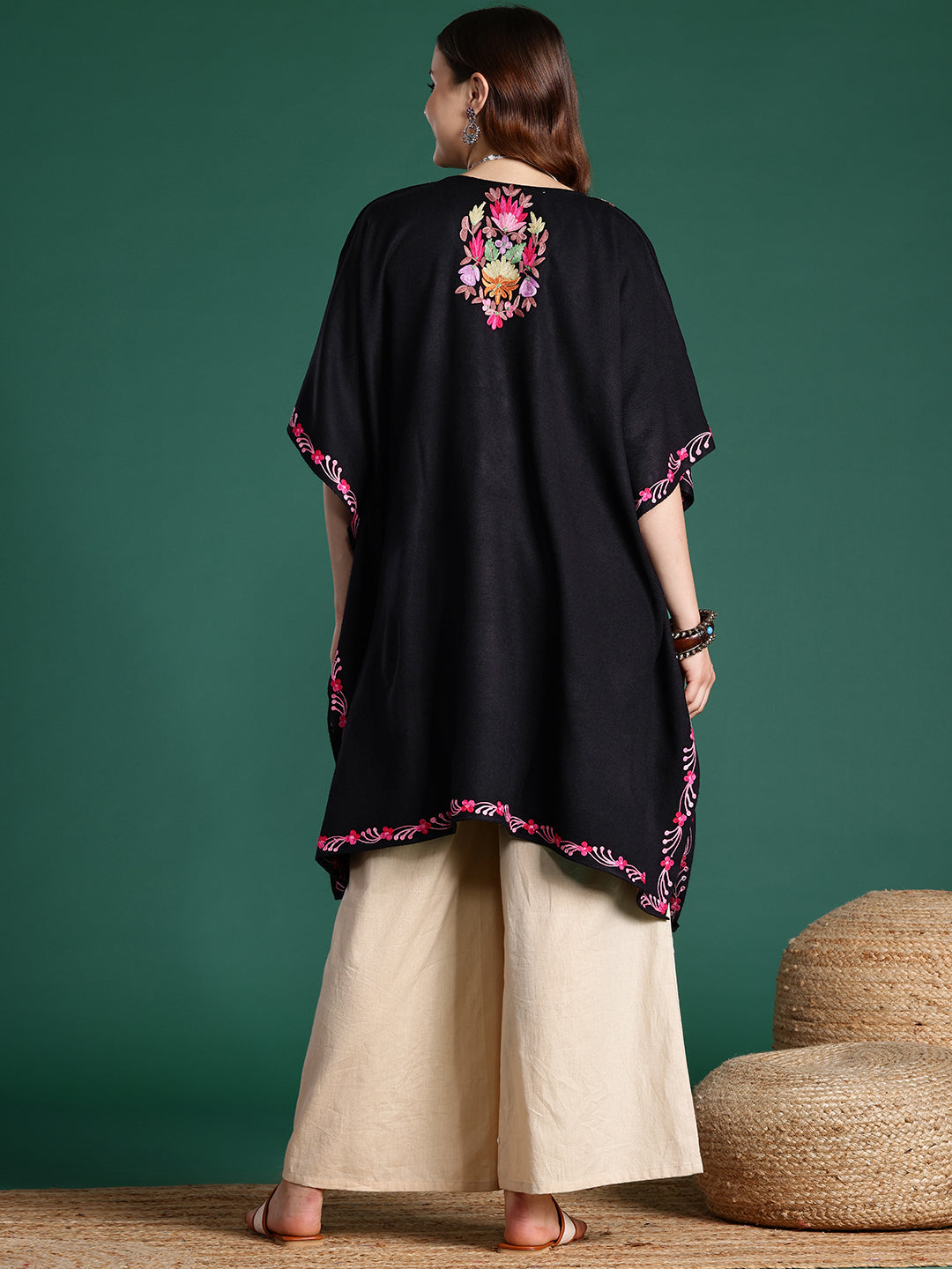 Women Black Floral Kashmiri Aari Embroidered Thread Work Pheran