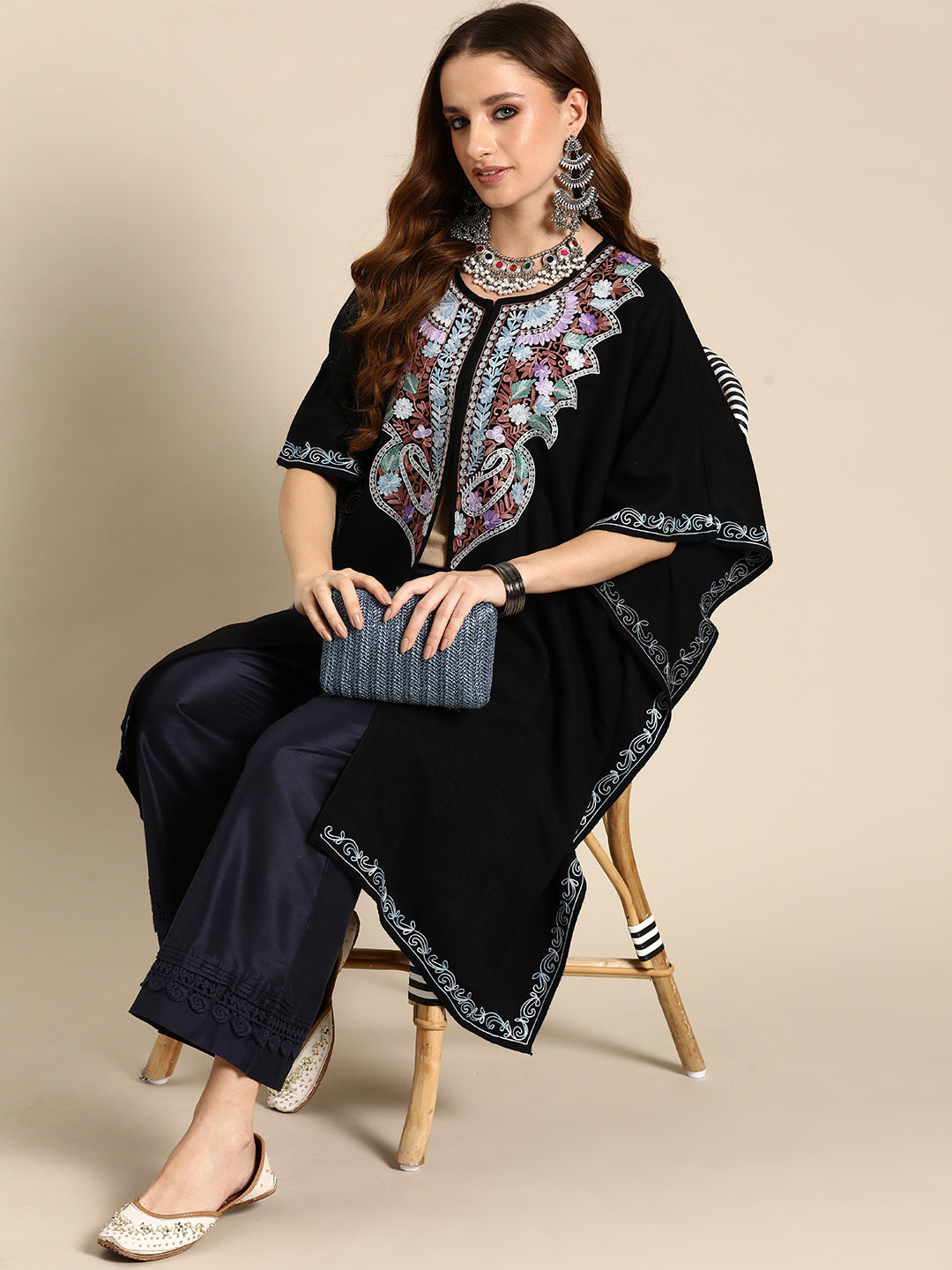 Women Floral Yoke Design Flared Sleeves Jacquard Kaftan Kurta