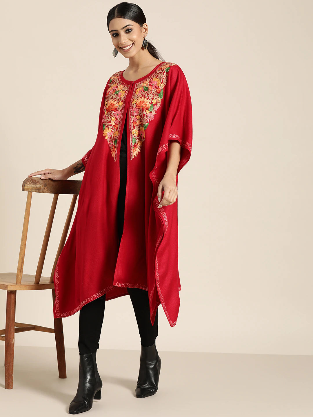 Women Red Kashmiri Floral Embroidery Pheran