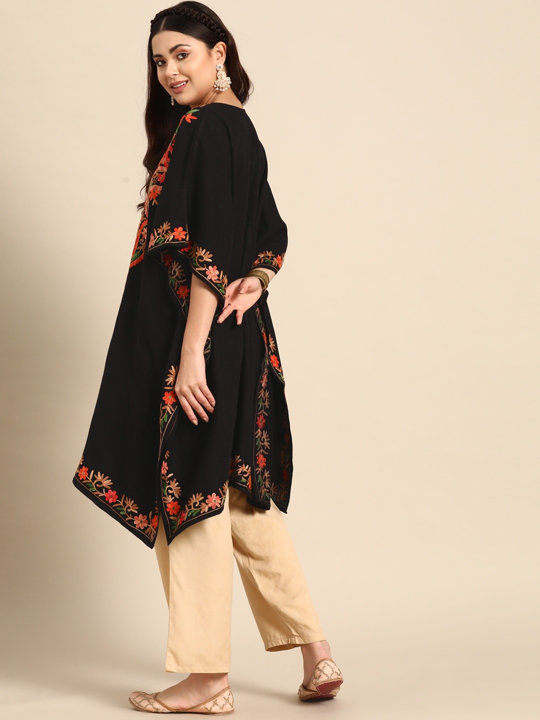 Women Black Floral Embroidered Flared Sleeves Jacquard Pheran