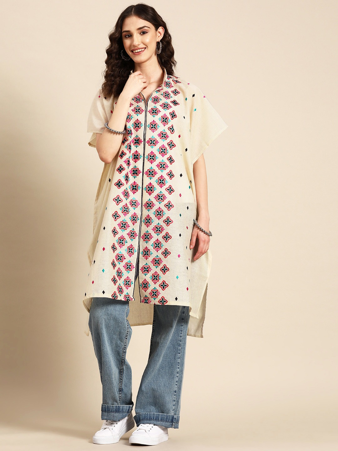 Women Floral Embroidered Flared Sleeves Cotton Jacquard Kurta