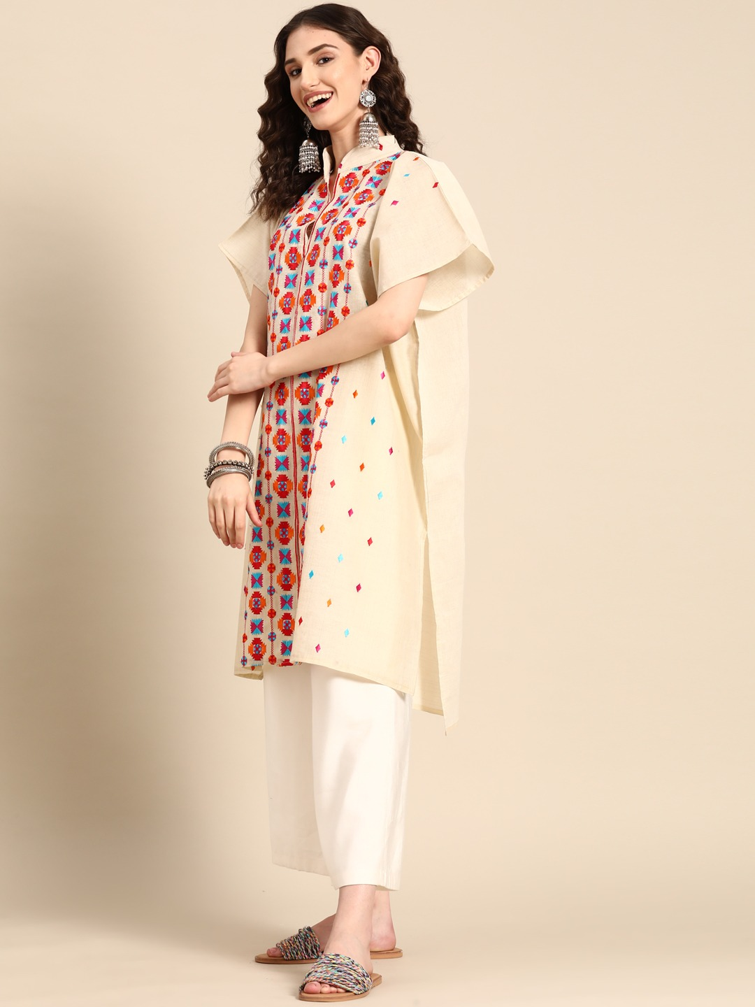 Women Floral Embroidered Flared Sleeves Cotton Kaftan Kurta