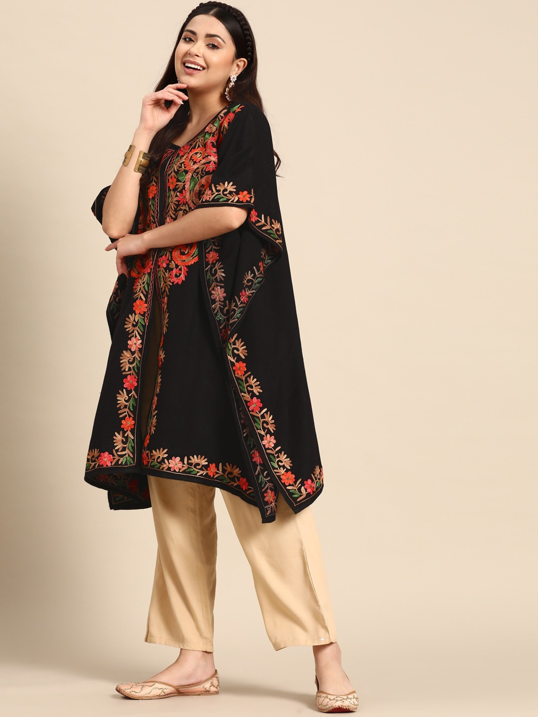 Women Black Floral Embroidered Flared Sleeves Jacquard Pheran